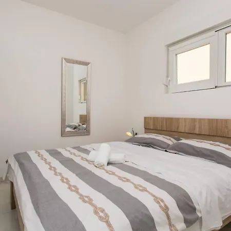 Bernardeta 1 Baška