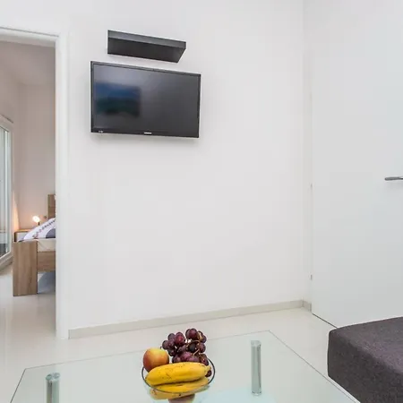 Bernardeta 1 3* Baška