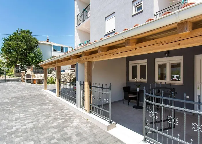 Bernardeta 1 Πανσιόν Baška