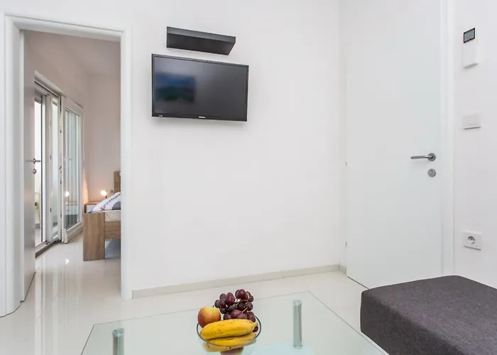 Bernardeta 1 3* Baška